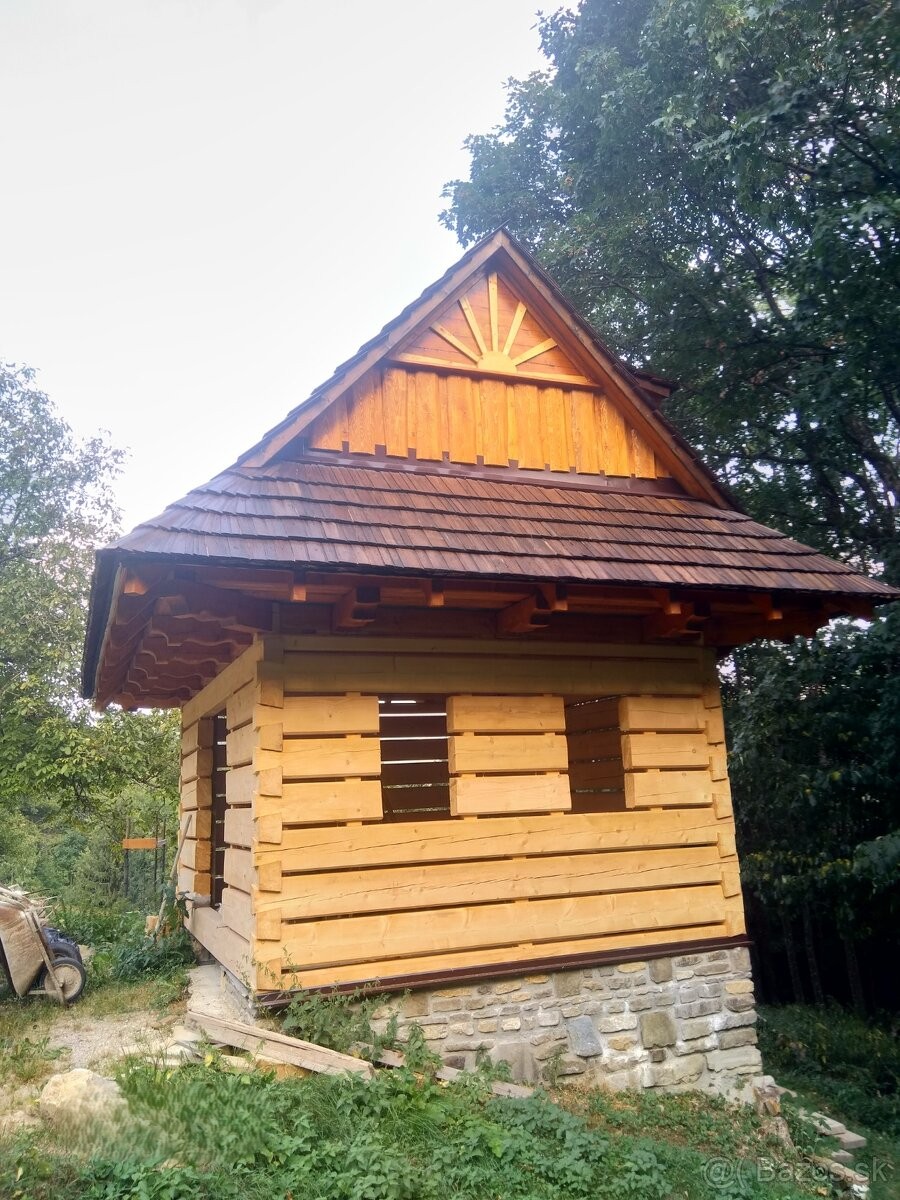 Rozostavaná drevenica s drevenou konštrukciou